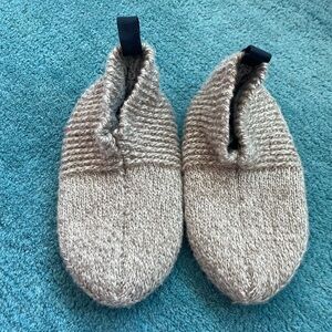 Bombas toddler gripper slipper | taupe | t2